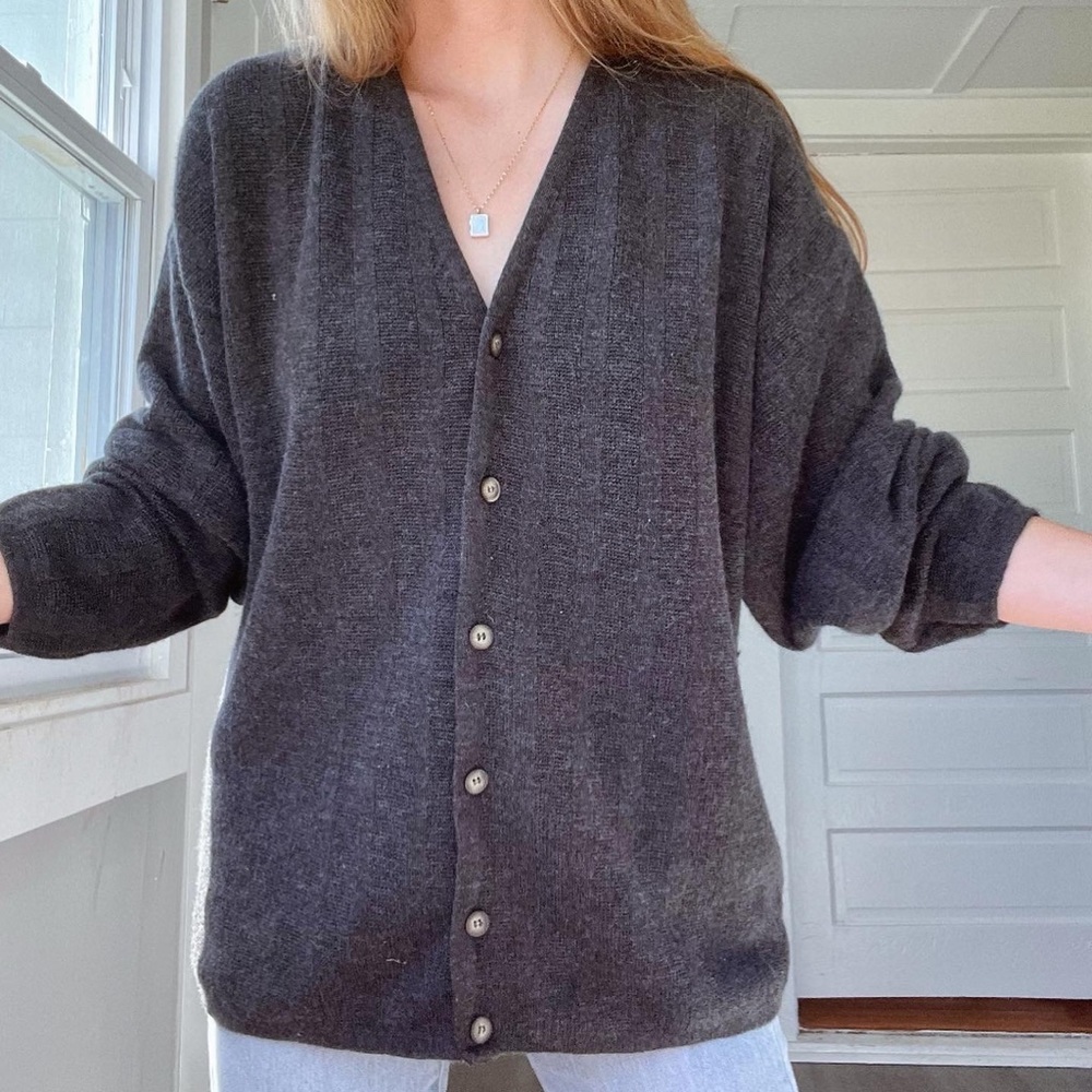 Vintage cardigan 🖤